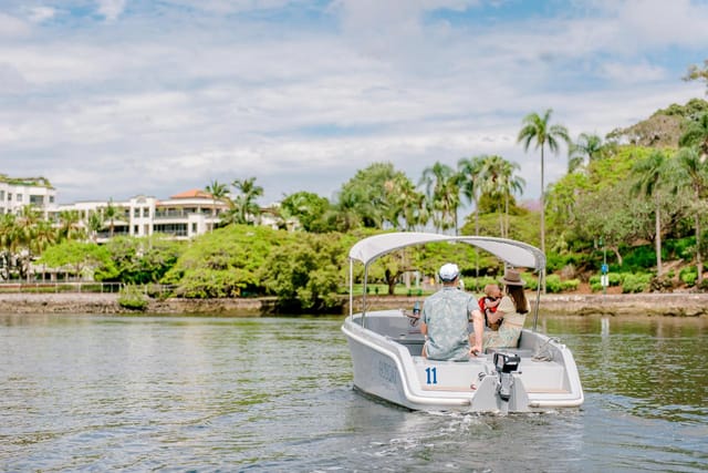 goboat-brisbane-1-hour-electric-picnic-boat-hire-up-to-8-people_1