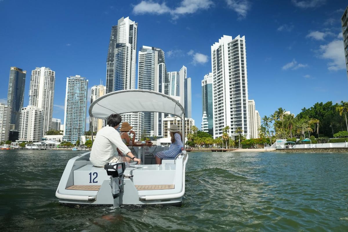 goboat-gold-coast-1-hour-electric-picnic-boat-hire-up-to-8-people_1