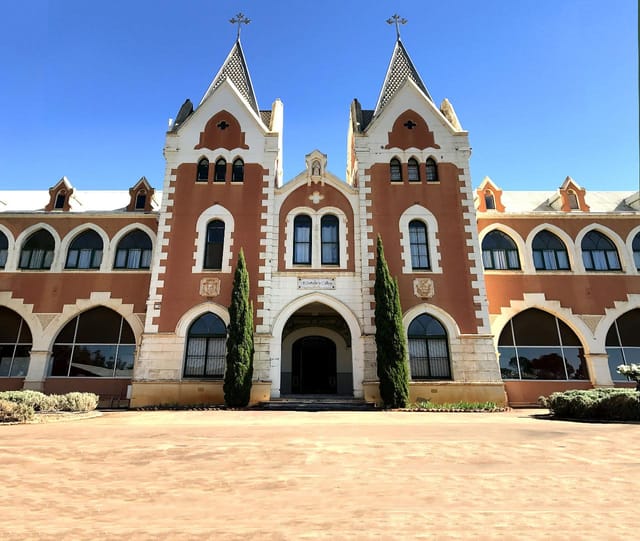 pinnacles-new-norcia-1-full-day-pinnacles-desert-new-norcia-and-wildflowers_1