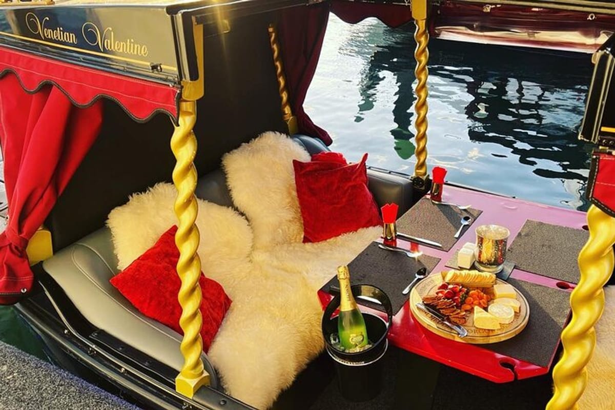 private-luxury-gondola-cruise-in-queensland-australia_1