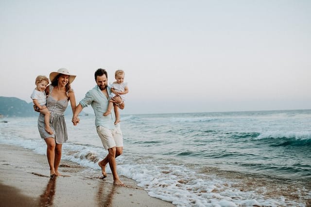 professional-photoshoot-for-families-at-burleigh-beach_1