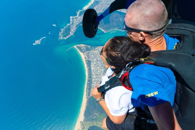 weekend-newcastle-up-to-15000ft-tandem-skydive-with-sydney-transfer_1
