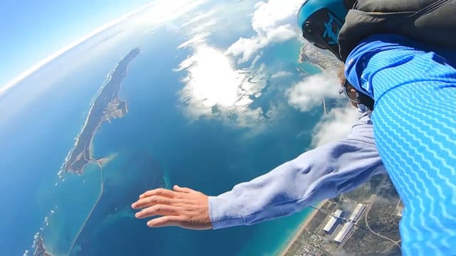 weekend-perth-up-to-15000ft-tandem-skydive-with-transfer_1