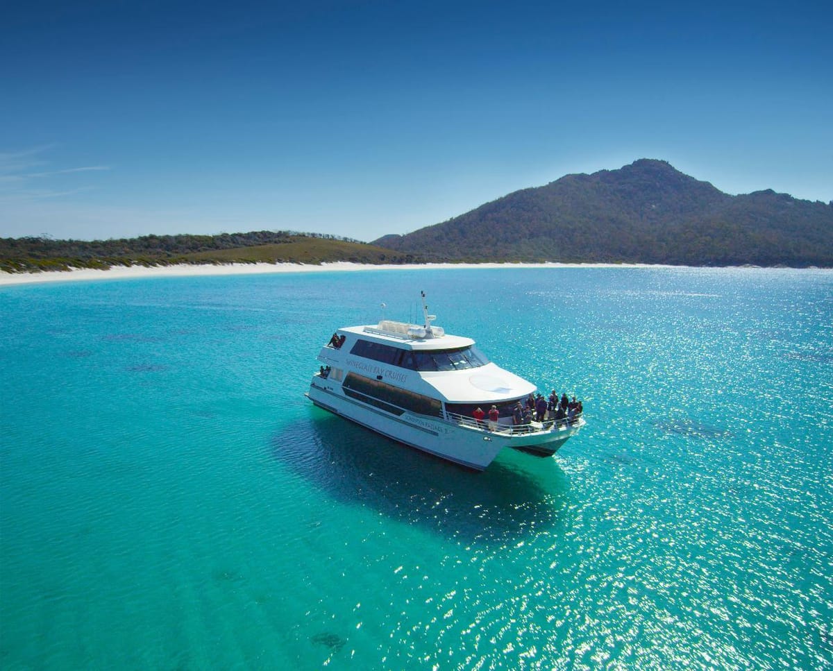 wineglass-bay-cruises-vista-lounge-including-ploughmans-lunch_1