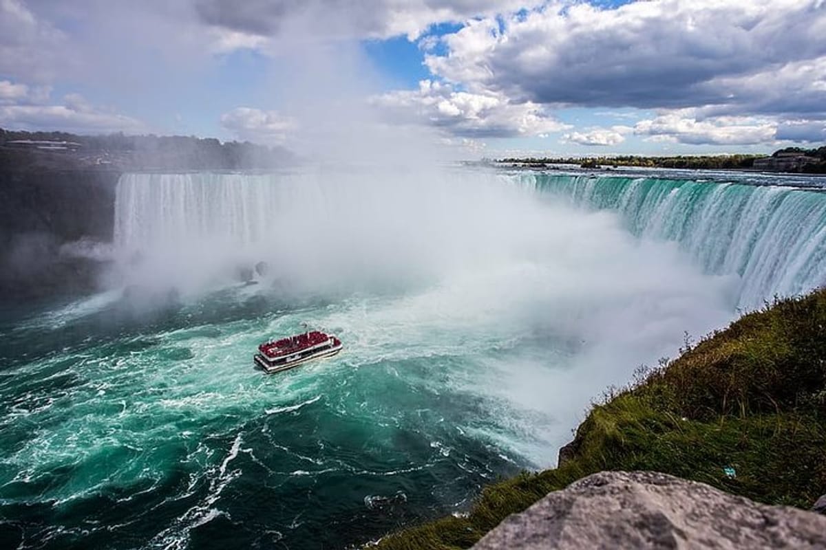 private-full-day-tour-to-niagara-falls-from-toronto-hotel-pick-up-and-drop-off_1