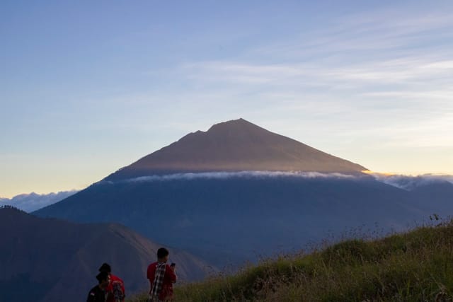 4d3n-mount-rinjani-summit-trekking-indonesia-pelago0.jpg