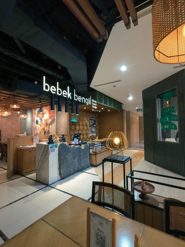 bebek-bengil-restaurant-plaza-indonesia-jakarta_1