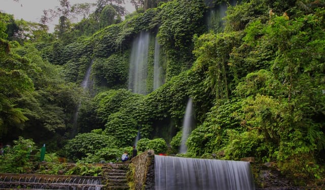 benang-kelambu-stokel-waterfall-tour-indonesia-pelago0.jpg