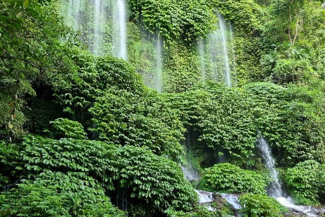 Benang Kelambu Waterfall"