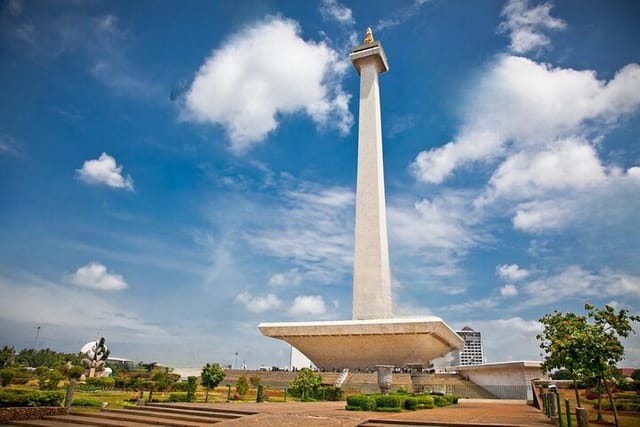 Discover Jakarta Highlights Tour - National Monument - Travalcore Tour