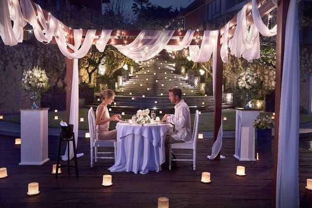 Romantic Dinner at Alun Alun with candles set up
