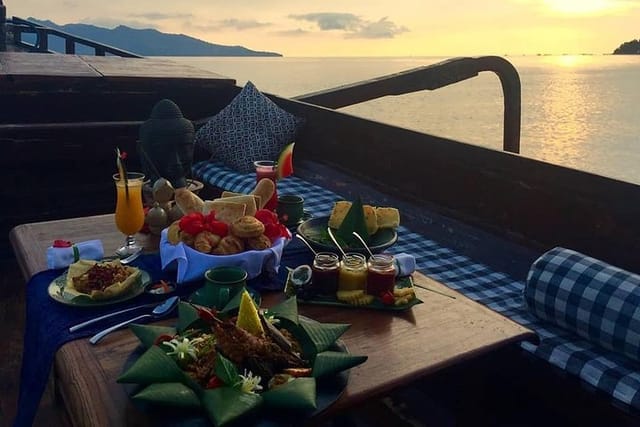 romantic-sunrise-breakfast-experience-at-lombok_1
