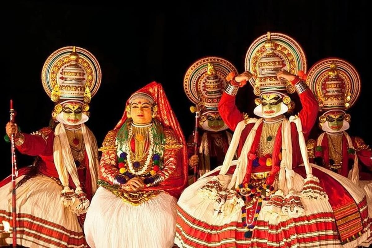 kathakali-dance-show-in-kochi-with-dinner-and-hotel-pick-up_1