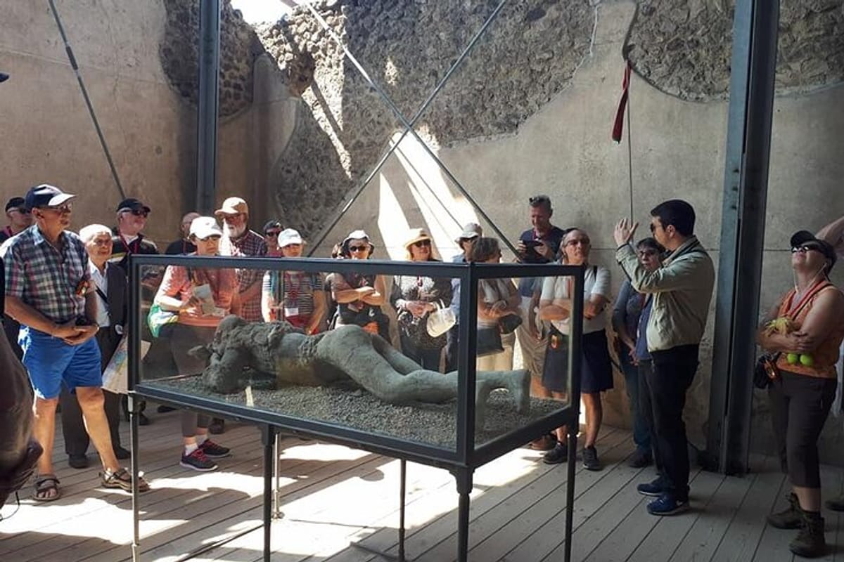 guided-tour-of-pompeii-ruins-with-transfer-service_1