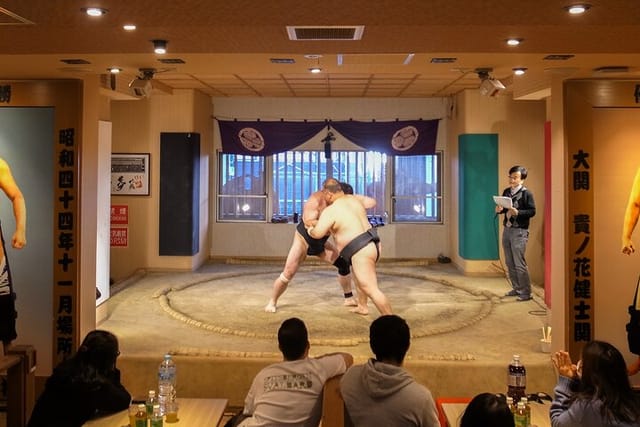 Watch a demonstration of sumo techniques