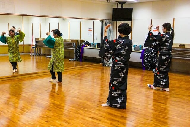 okinawa-explore-tradition-with-ryukyu-dance-workshop_1