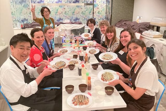 osaka-okonomiyaki-cooking-experience_1