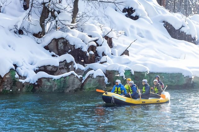 snow-view-rafting-with-watching-wildlife-in-chitose-river_1