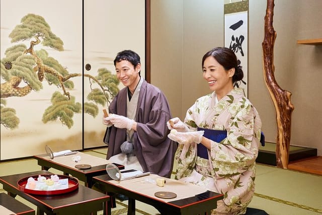 sweets-making-kimono-tea-ceremony-gion-kiyomizu_1