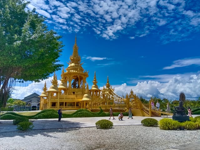 chiang-rai-private-temple-tour-thailand-pelago0.jpg