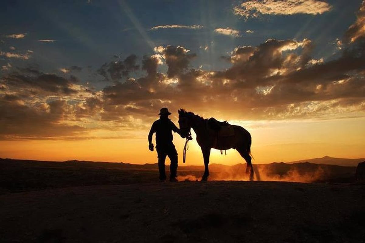 Magic Sunset Horseriding tour to Rose & Red Valley